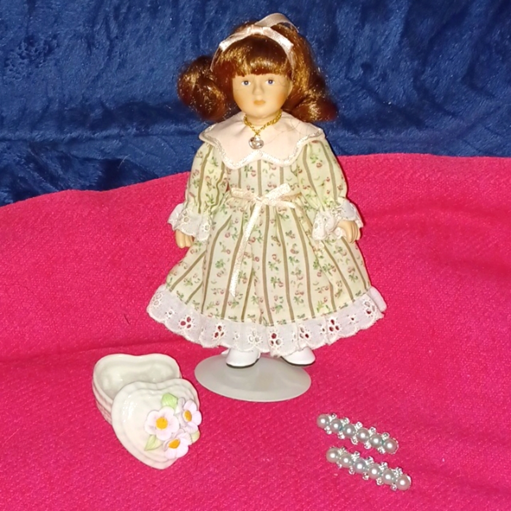 'Dianna' Russ Berrie, porcelain floral heart and twin light blue brooches
